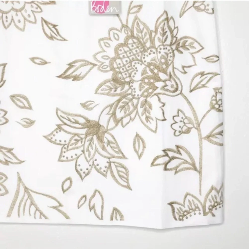 NWT BODEN FUN FLORAL EMBROIDERED WHITE MINI SKIRT - Picture 4 of 8